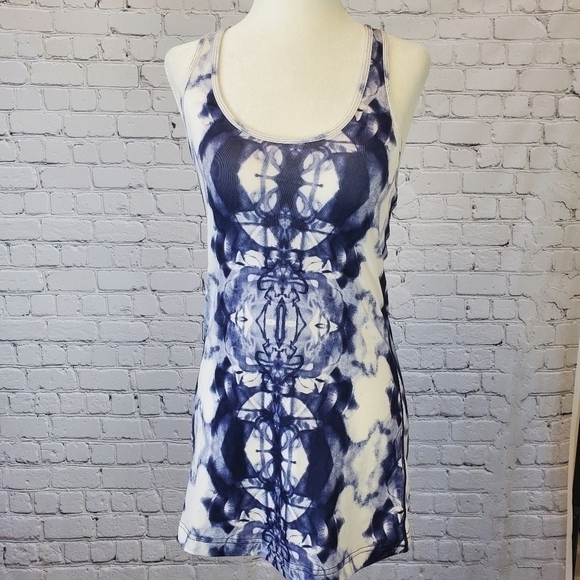 LULULEMON Printed Scoop Neck Tank Top sz. Small - Picture 2 of 7